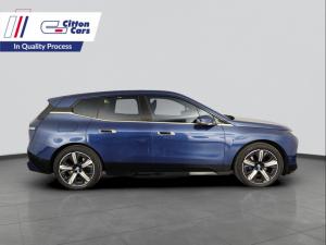 BMW iX xDRIVE40 - Image 2
