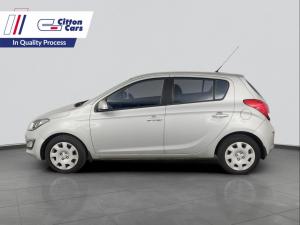 Hyundai i20 1.4 Fluid automatic - Image 2