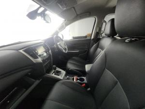 Mitsubishi Triton 2.4 Di-DC 4X4 automaticD/C - Image 9