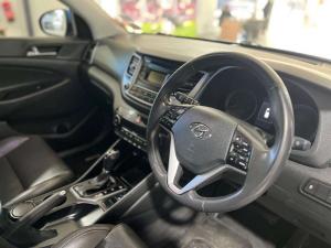 Hyundai Tucson 2.0 Crdi Elite automatic - Image 8