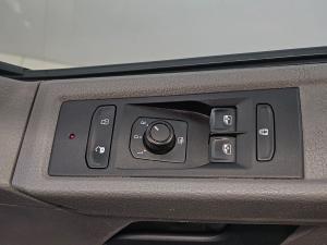 Volkswagen Transporter 2.0TDI Kombi SWB Trendline auto - Image 16