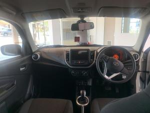 Toyota Vitz 1.0 XR manual - Image 11