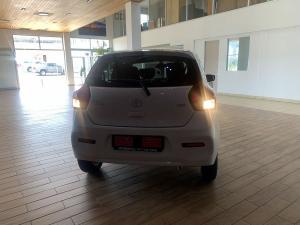 Toyota Vitz 1.0 XR manual - Image 7