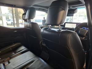 Toyota Land Cruiser Prado 2.8GD VX-R - Image 13