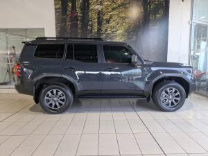 Toyota Land Cruiser Prado 2.8GD VX-R - Image 3