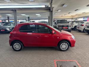 Toyota Etios hatch 1.5 Sprint - Image 3