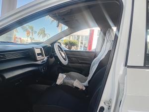 Suzuki Ertiga 1.5 GA - Image 7
