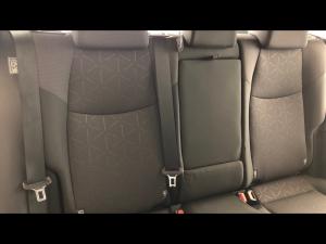 Toyota RAV4 2.0 GX auto - Image 11