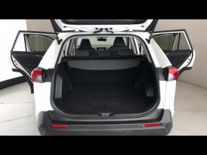 Toyota RAV4 2.0 GX auto - Image 13