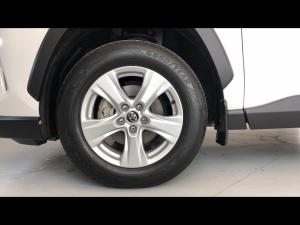 Toyota RAV4 2.0 GX auto - Image 18