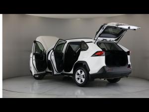 Toyota RAV4 2.0 GX auto - Image 25