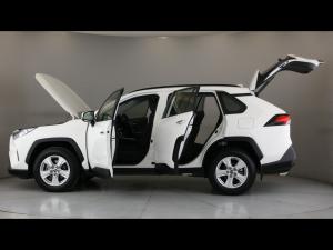Toyota RAV4 2.0 GX auto - Image 26