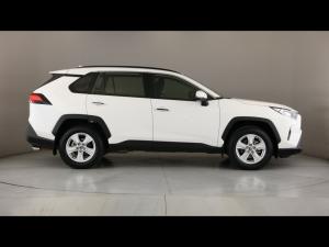 Toyota RAV4 2.0 GX auto - Image 3