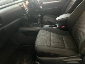 Toyota Hilux 2.4GD-6 single cab Raider manual - Image 7