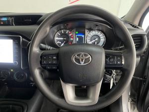Toyota Hilux 2.4GD-6 single cab Raider manual - Image 8