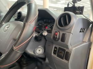 Toyota Land Cruiser 79 4.0PD/C - Image 11