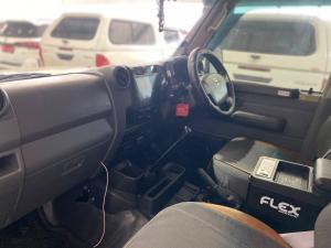 Toyota Land Cruiser 79 4.0PD/C - Image 7