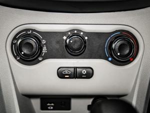 Tata Tiago 1.2 XT manual - Image 17