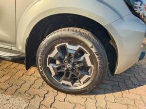 Nissan Navara 2.5DDTi double cab LE Plus - Image 13