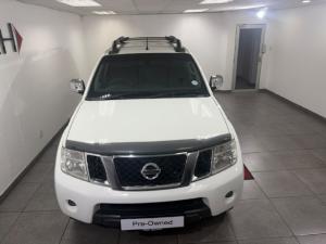Nissan Navara 2.5dCi double cab 4x4 Safari - Image 4