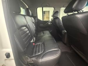 Nissan Navara 2.5dCi double cab 4x4 Safari - Image 6