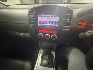 Nissan Navara 2.5dCi double cab 4x4 Safari - Image 9