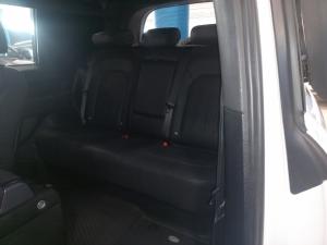 Land Rover Defender 90 D300 X-Dynamic SE - Image 6