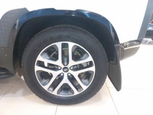 Land Rover Defender 90 D300 X-Dynamic SE - Image 9