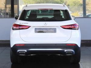 Mercedes-Benz GLA GLA200 Progressive - Image 3