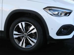 Mercedes-Benz GLA GLA200 Progressive - Image 6