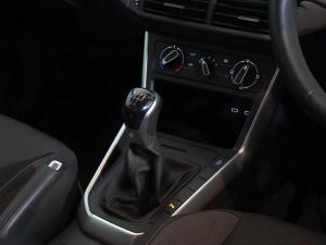 Volkswagen Polo hatch 1.0TSI Life manual - Image 12