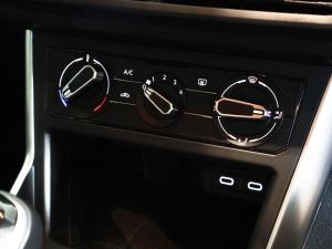 Volkswagen Polo hatch 1.0TSI Life manual - Image 13