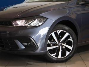 Volkswagen Polo hatch 1.0TSI Life manual - Image 4