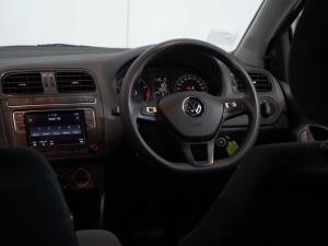 Volkswagen Polo Vivo hatch 1.6 Comfortline auto - Image 19