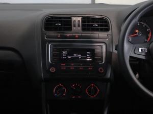 Volkswagen Polo Vivo hatch 1.6 Comfortline auto - Image 11