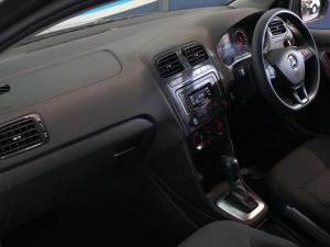 Volkswagen Polo Vivo hatch 1.6 Comfortline auto - Image 12