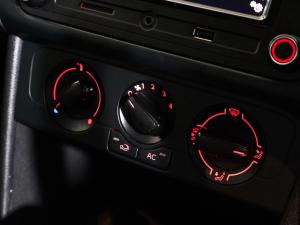 Volkswagen Polo Vivo hatch 1.6 Comfortline auto - Image 14