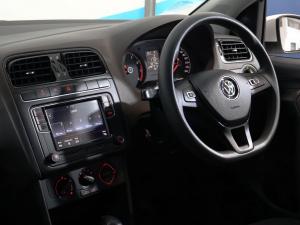 Volkswagen Polo Vivo hatch 1.6 Comfortline auto - Image 18