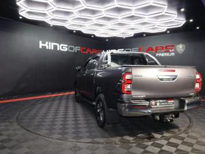 Toyota Hilux 2.8GD-6 double cab 4x4 Raider auto - Image 6