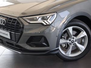 Audi Q3 40TFSI quattro Advanced - Image 2