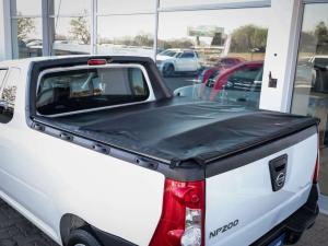 Nissan NP200 1.6i safety pack (aircon) - Image 8