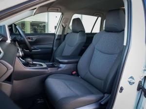 Toyota RAV4 2.0 GX auto - Image 15