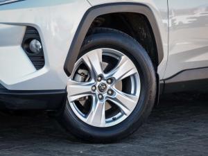 Toyota RAV4 2.0 GX auto - Image 3