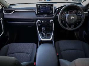 Toyota RAV4 2.0 GX auto - Image 9