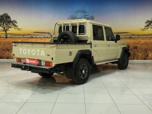 Toyota Land Cruiser 79 4.2D double cab - Image 2