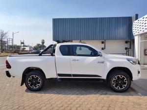 Toyota Hilux 2.8GD-6 Xtra cab 4x4 Legend 50 auto - Image 3