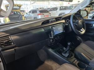 Toyota Hilux 2.4GD-6 Xtra cab Raider manual - Image 7