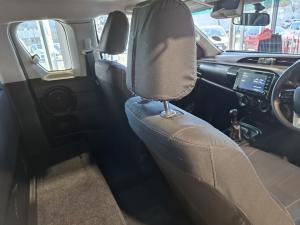 Toyota Hilux 2.4GD-6 Xtra cab Raider manual - Image 13