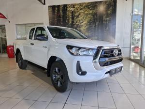 Toyota Hilux 2.4GD-6 Xtra cab Raider manual - Image 1