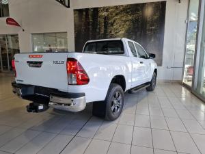 Toyota Hilux 2.4GD-6 Xtra cab Raider manual - Image 2